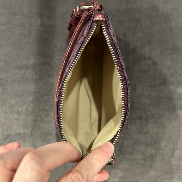 Vintage Coach 2004 Signature C Logo Capacity Wristlet Clutch - Picture 4 of 7